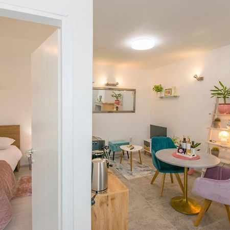 Apartman Enjoy 로비니 외부 사진