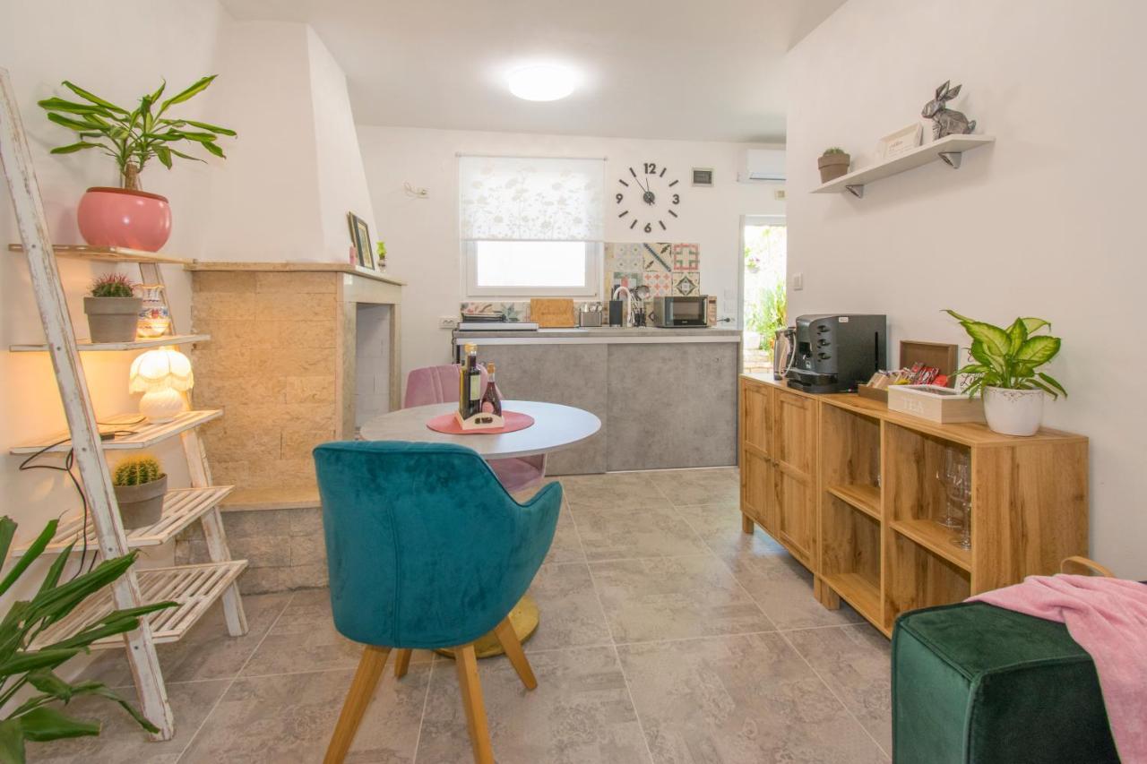 Apartman Enjoy 로비니 외부 사진