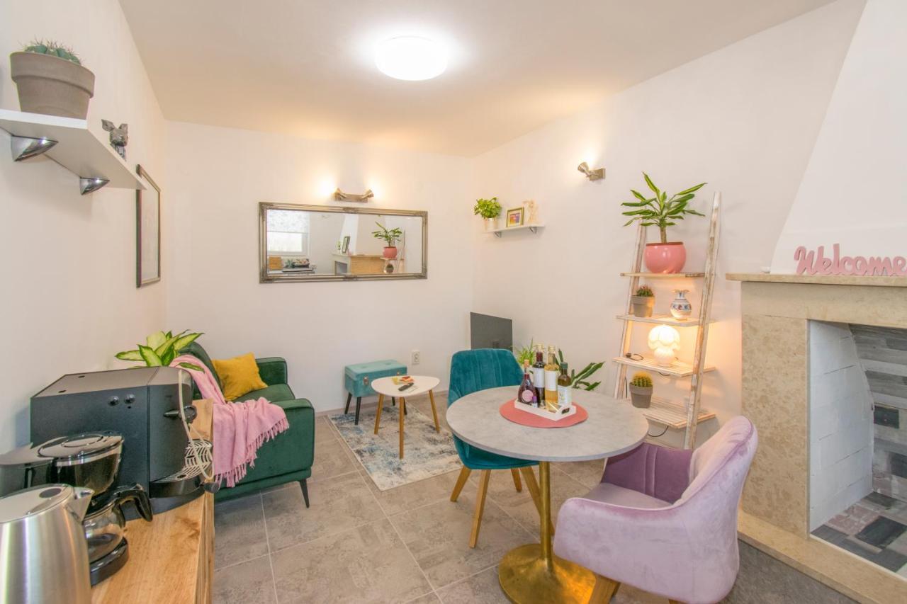 Apartman Enjoy 로비니 외부 사진
