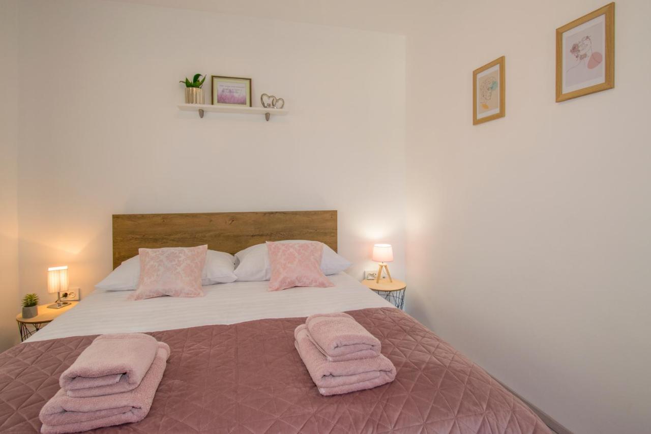Apartman Enjoy 로비니 외부 사진