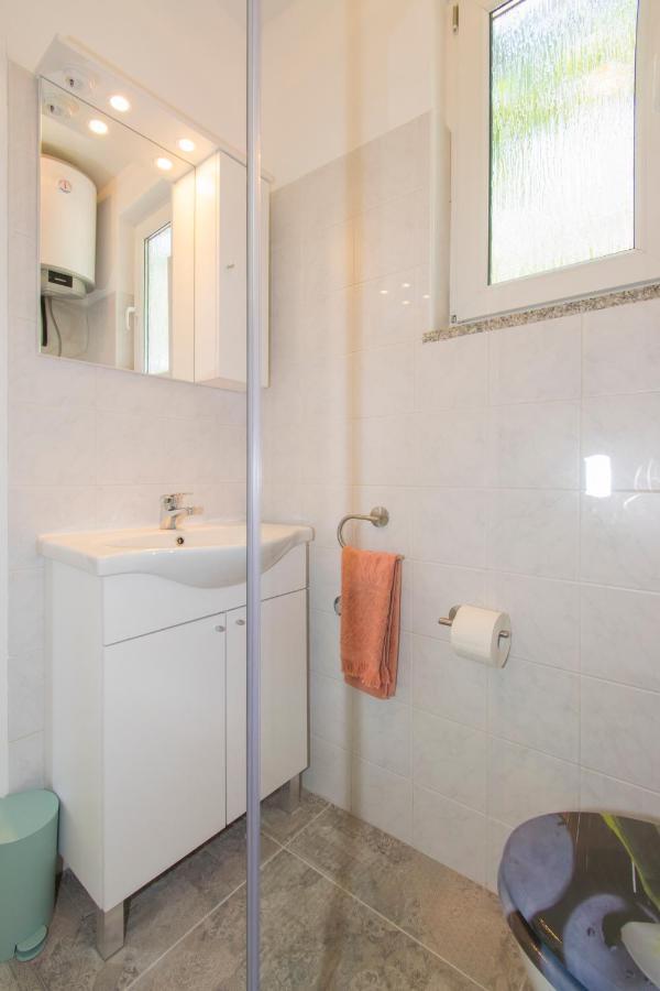 Apartman Enjoy 로비니 외부 사진