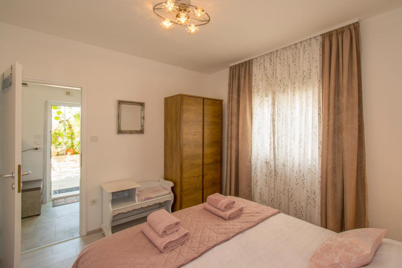 Apartman Enjoy 로비니 외부 사진