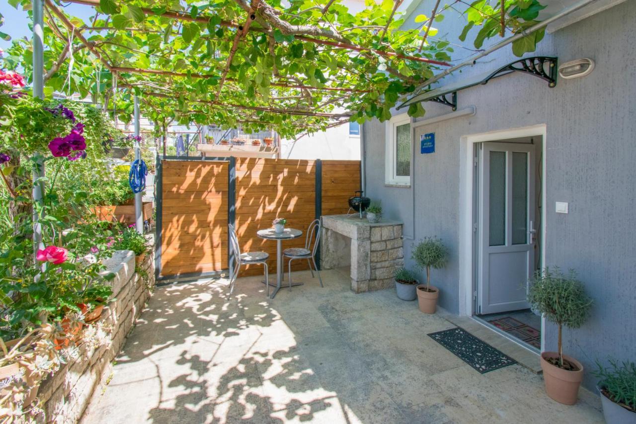 Apartman Enjoy 로비니 외부 사진