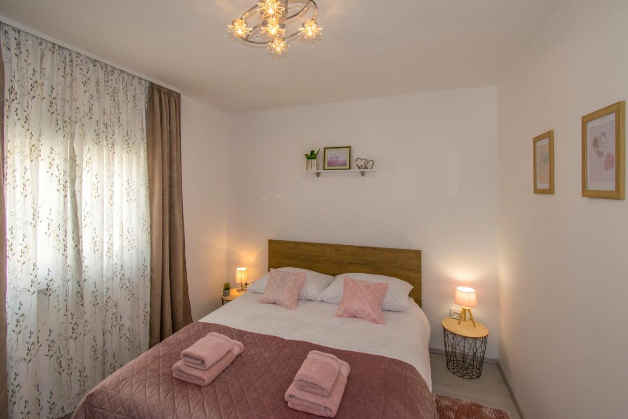 Apartman Enjoy 로비니 외부 사진