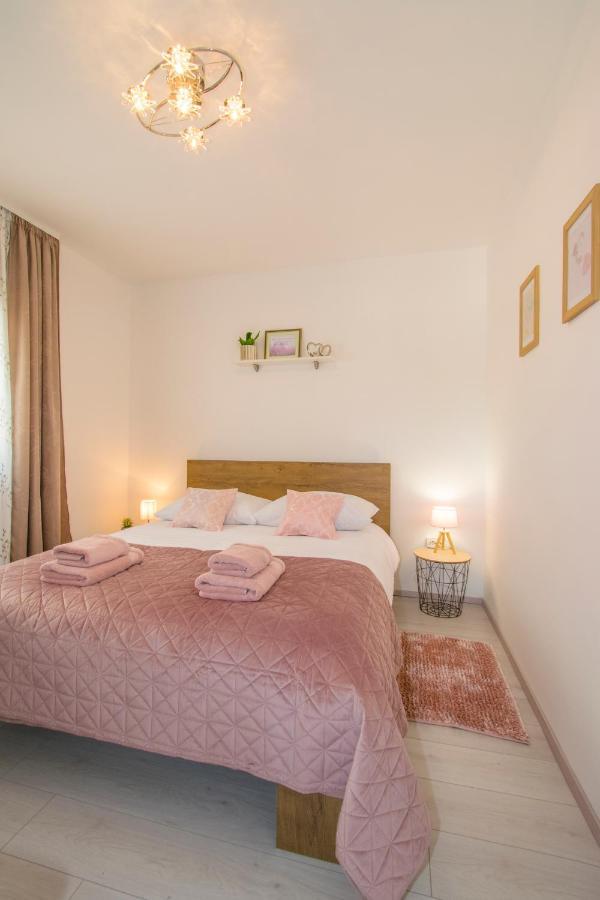 Apartman Enjoy 로비니 외부 사진